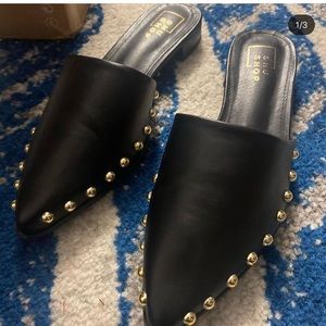 Boutique mules